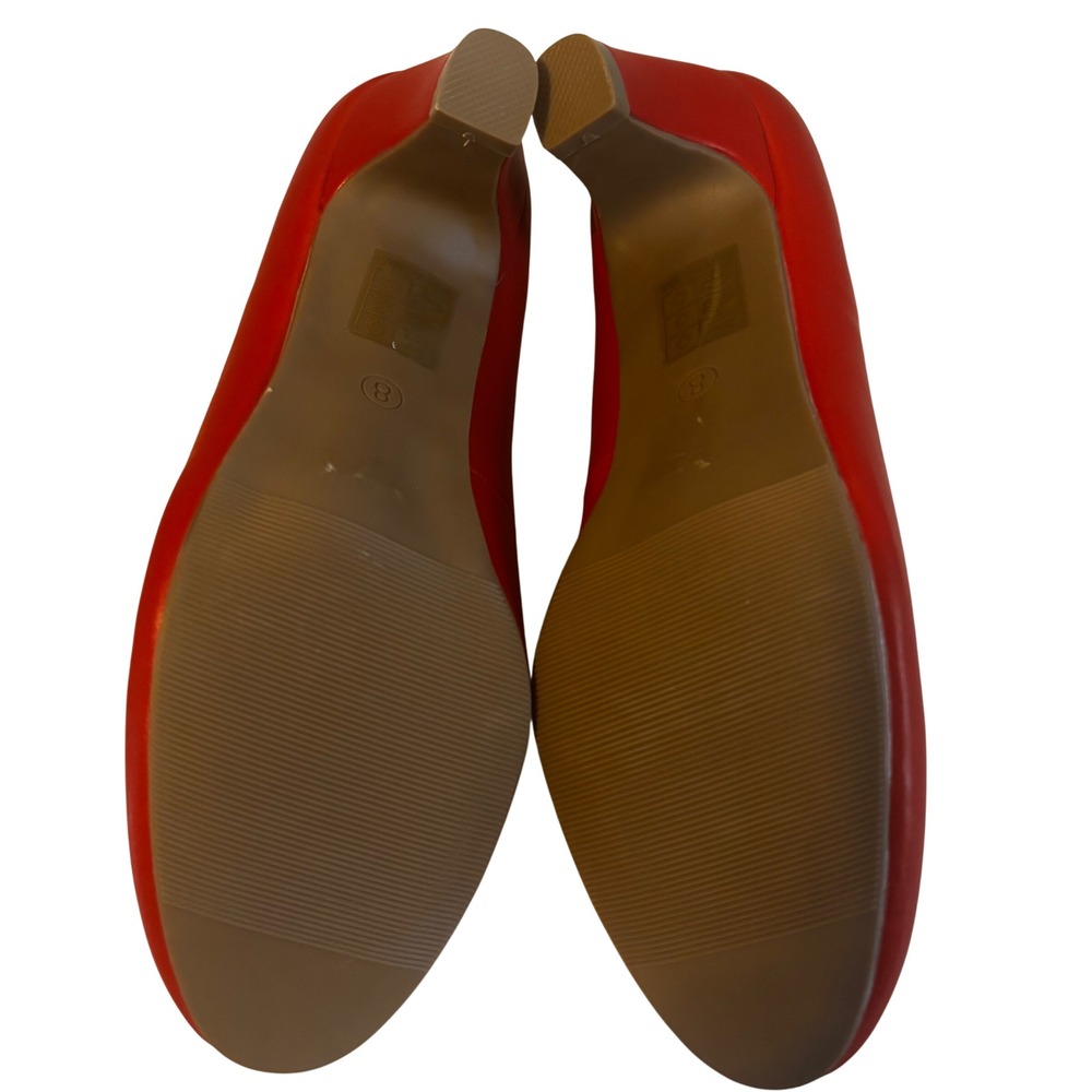 Journee Collection Women's‎ Heel Pumps Round Tow Red Faux Leather  Sz 8 Comfort - Picture 4 of 5